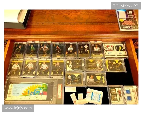 足球球星卡钻收藏价值解析与市场发展前景深度探讨