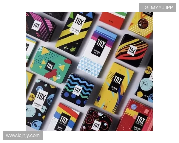 足球球星贴纸包装盒设计灵感：展现球场热血与激情的创意视觉呈现